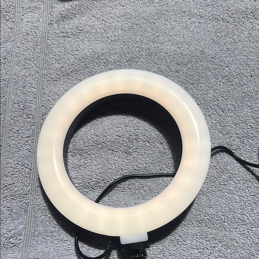 LED Ring Light with Remote - Picture 5 of 6